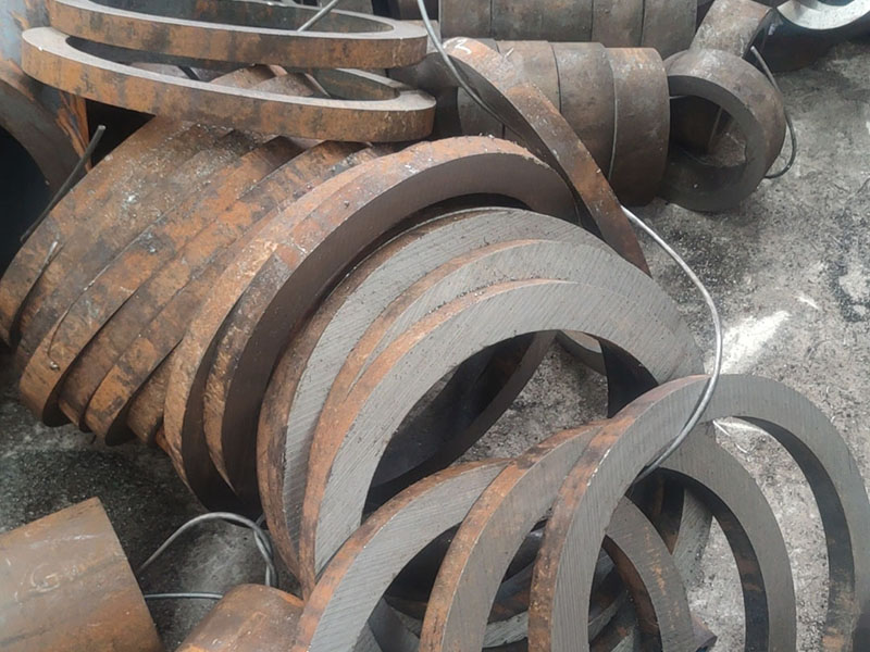 大口径无缝钢管切割